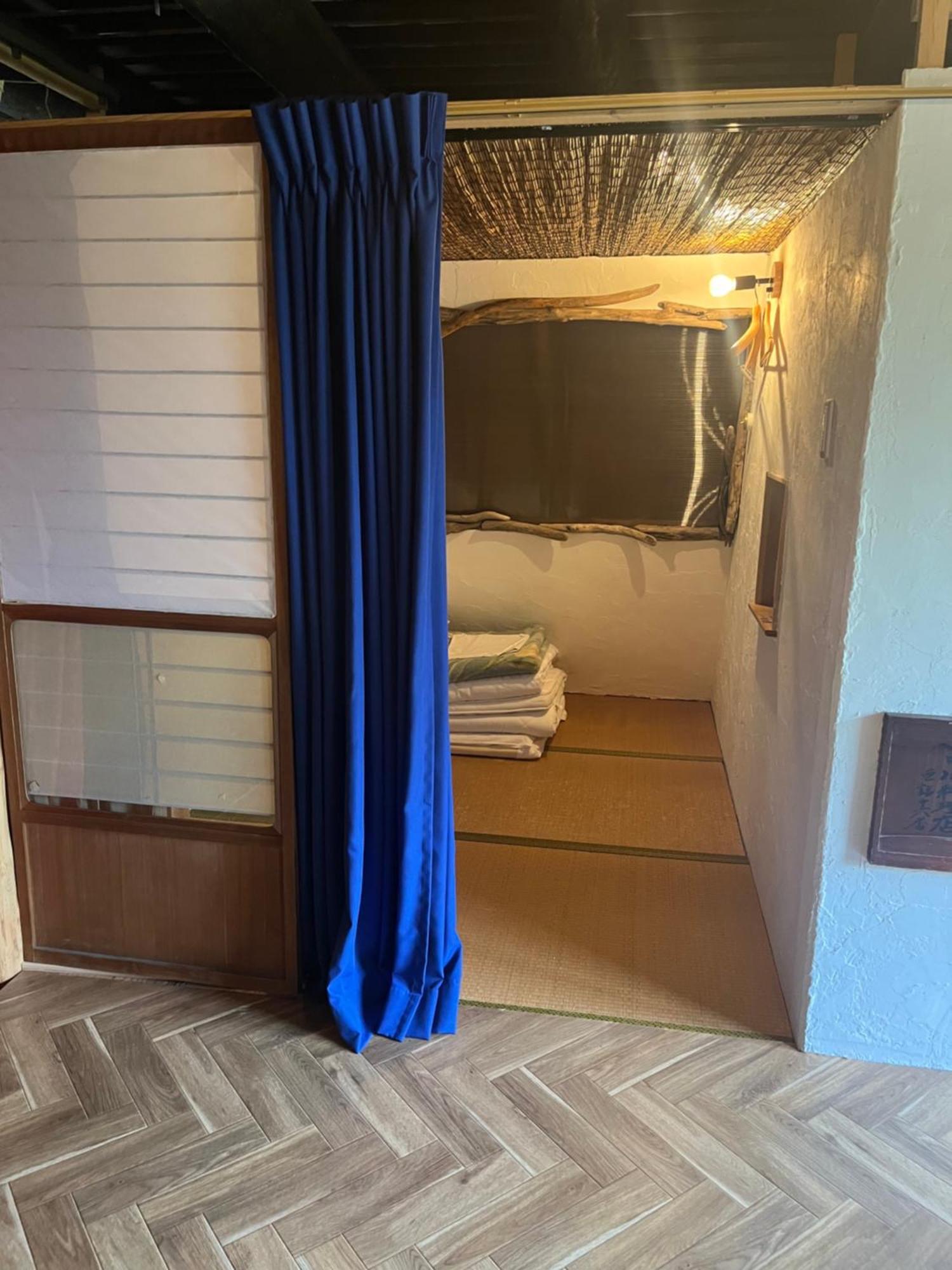 Guesthouse Kazura Nanto Exteriör bild