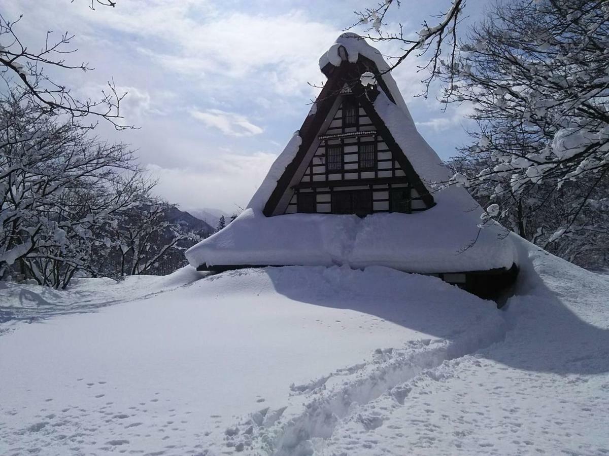 Guesthouse Kazura Nanto Exteriör bild
